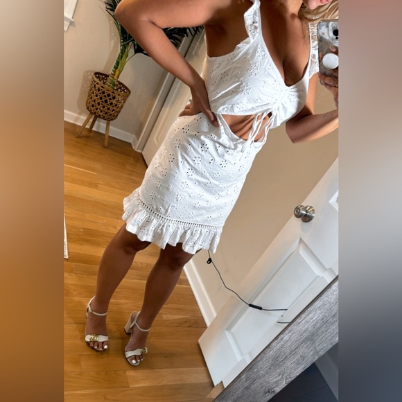 ASOS white mini sundress with ruffle sleeve and cut out NWT sz 8 - Picture 4 of 4